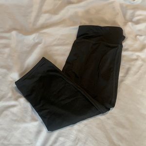 stretchy XS black knee length leggings